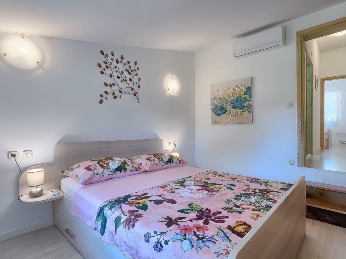Holiday Home Country House D&D By Interhome Pula Exterior foto